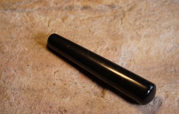 Schungit Massage Stift konisch, poliert ca.10x2cm